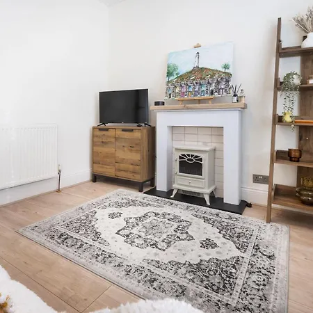 Three Bridges - 1-mile From Town Centre Feriehus