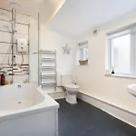 Holiday home Three Bridges - 1-mile From Town Centre *